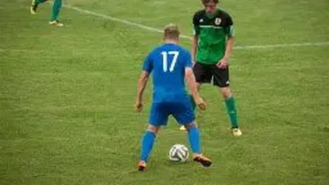 中国男篮力克日本力争胜利，首发阵容揭晓：赵睿周琦联手出战，CCTV5现场直播