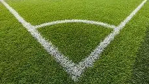 曼城反超阿斯顿维拉 2-1，福登立功斯通斯染红