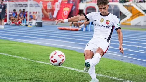 刘诚宇85分钟传球未中，腿疼疑因抽筋